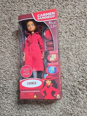 Where in the World is Carmen Sandiego Doll Secret Map Included Netflix 15 Pieces